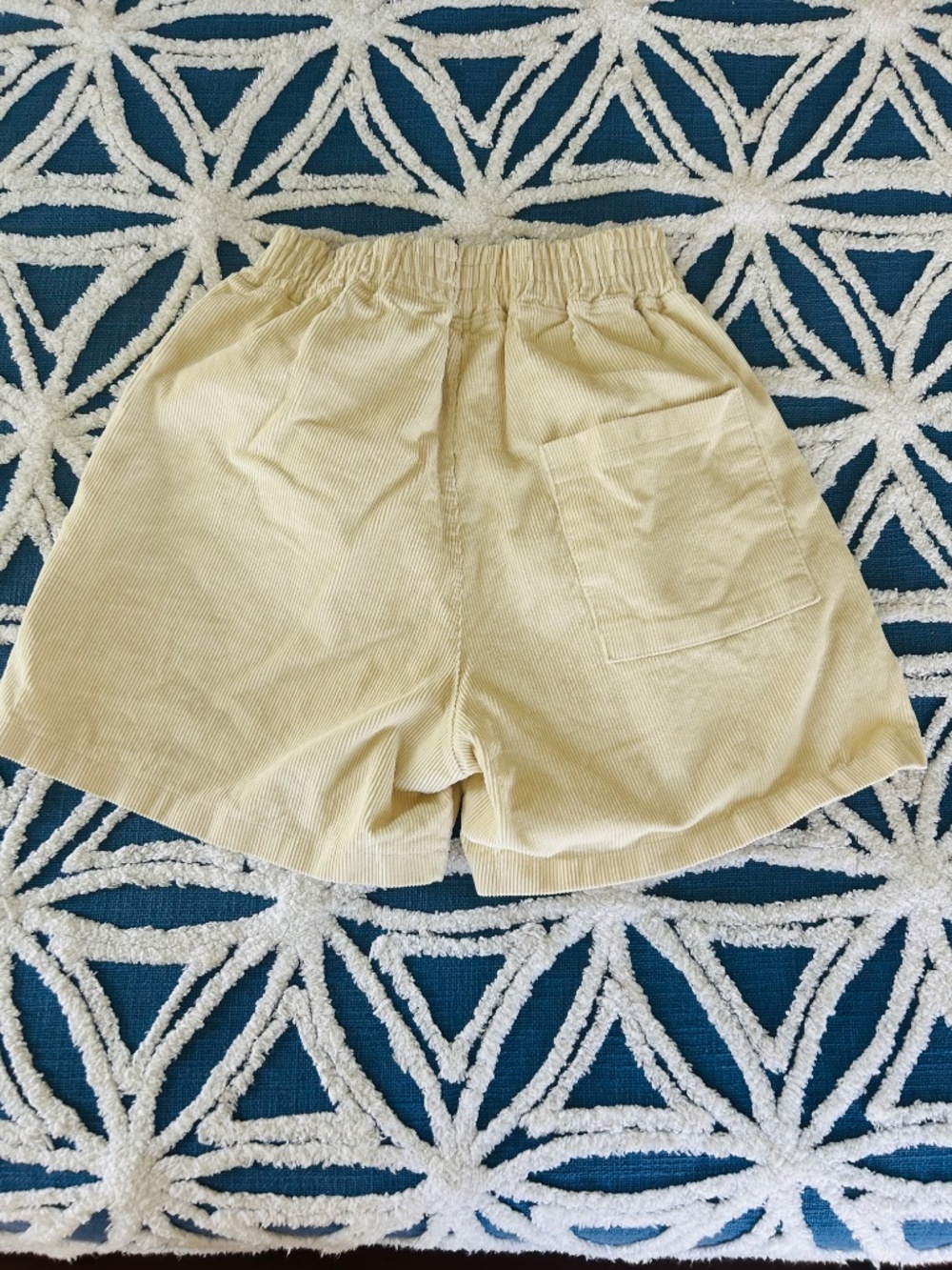 Cream corduroy shorts - Picture 4 of 9